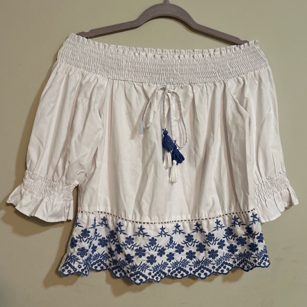 Primark Off the Shoulders Blouse US Women’s Size 4 Blue Embroidered Flowers